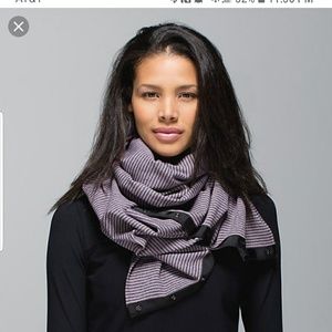 Lululemon vinyasa scarf hyperstripe mauvelous